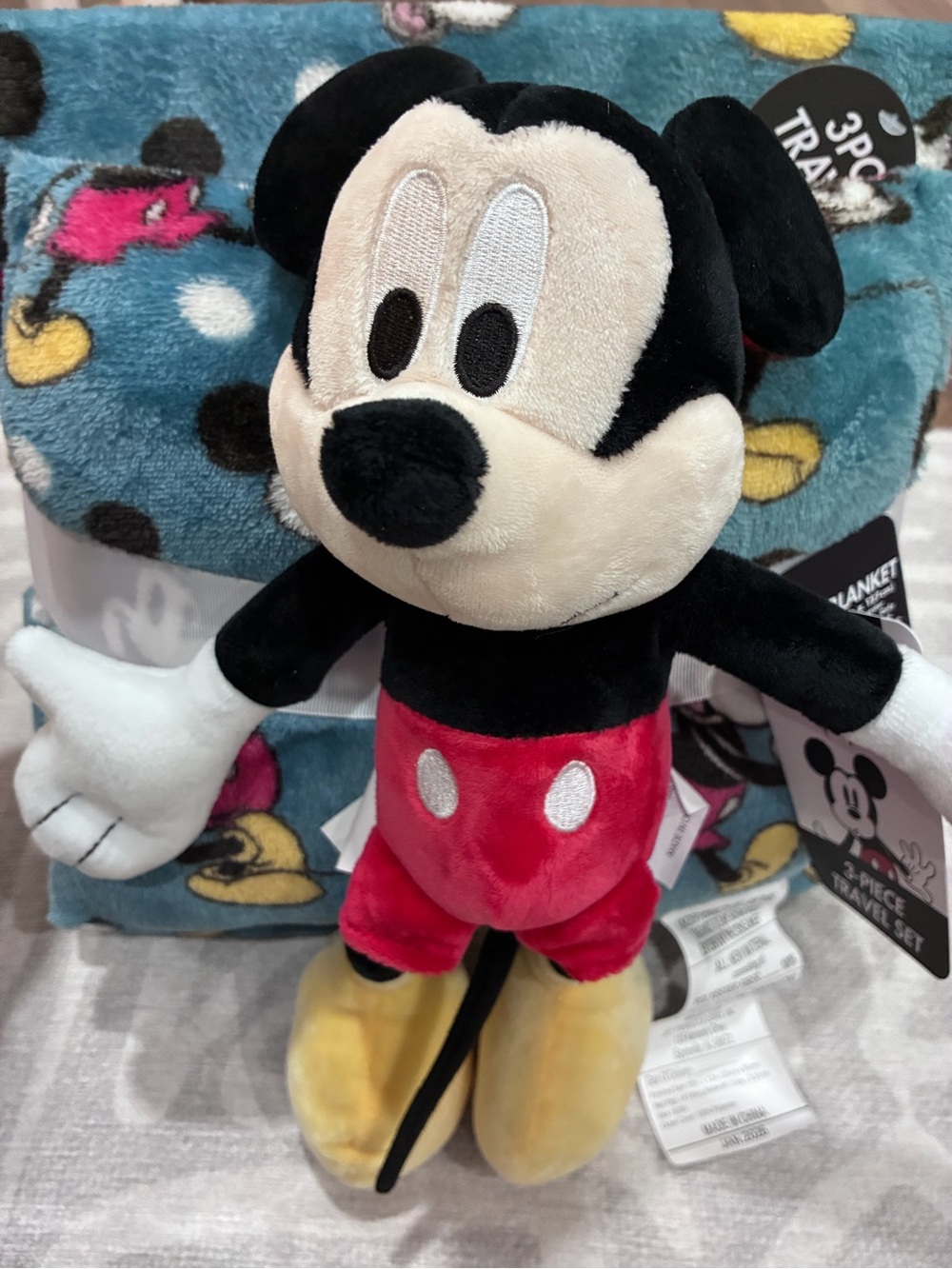 Disney Mickey Mouse 3 Piece Travel Set